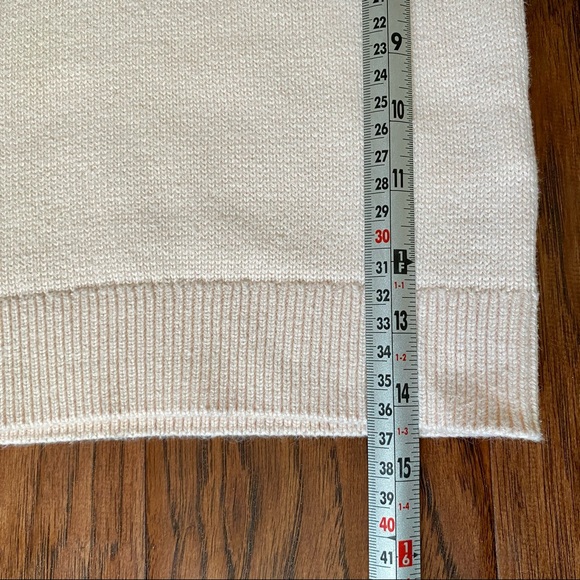 Chloé Girls Pink TurtleNeck Logo Sweater. 3T - Picture 5 of 11